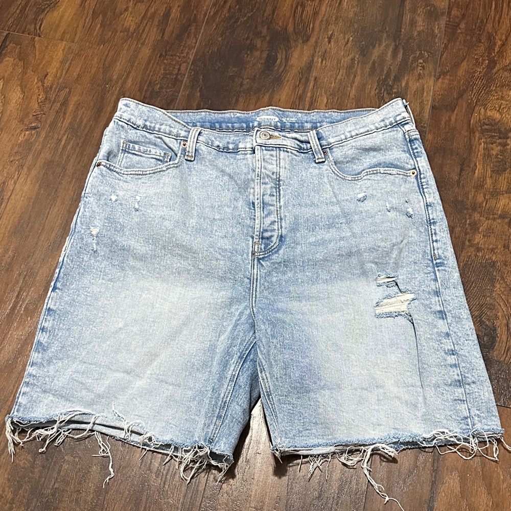 Old Navy Women’s Fade Blue Distressed Frayed Denim Sky Hi Extra High Rise Shorts
